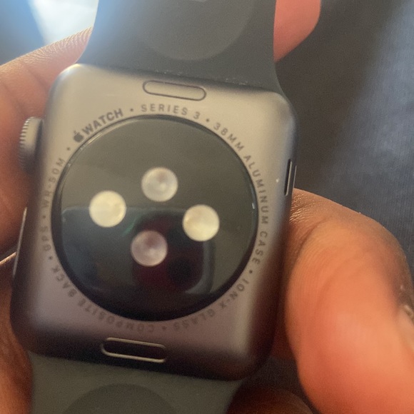 No charger - Picture 2 of 4